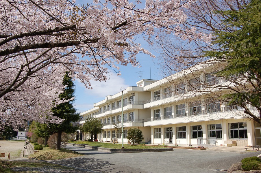 中学校　気仙沼市立気仙沼中学校（中学校）まで1433m