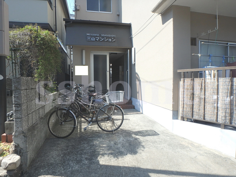 エントランス　建物入口☆