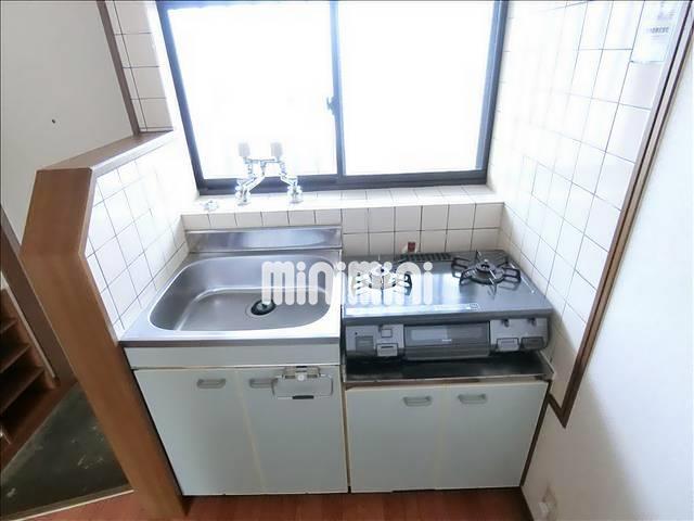 キッチン　２口ガスコンロ付きのキッチンです。