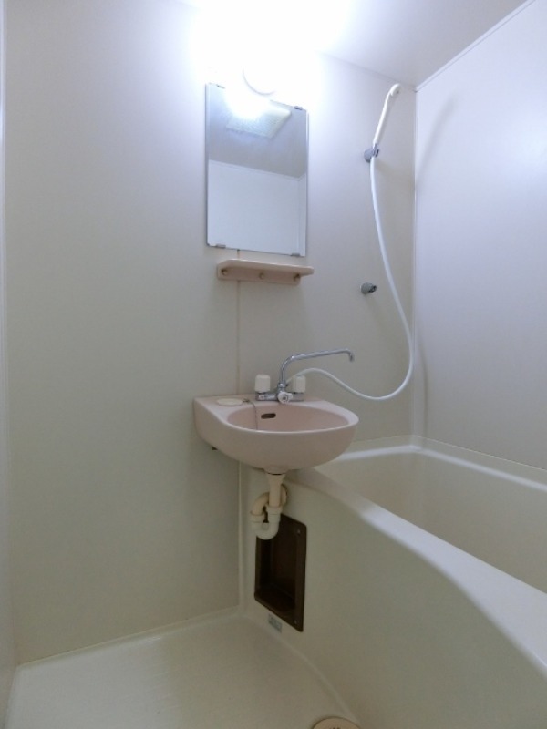 バス・シャワールーム　図面と現状に相違がある場合には現状を優先