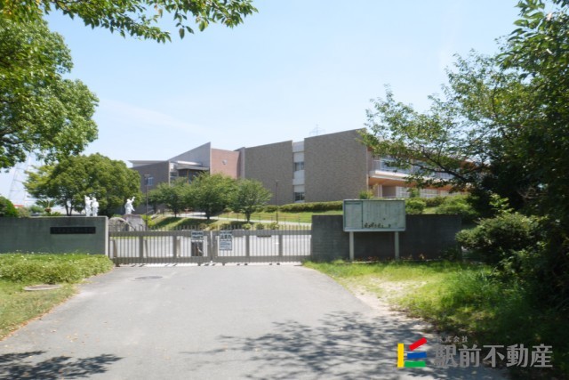 小学校　万田小学校（小学校）まで500m