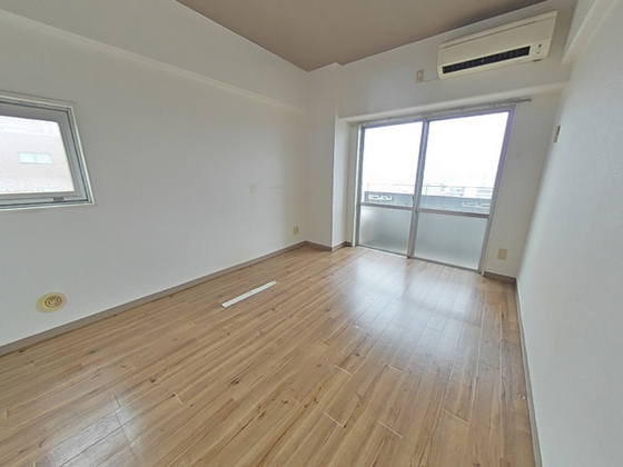 居室・リビング　※別部屋の写真です