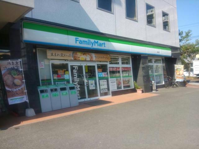 コンビニ　ファミリーマート 長崎油木町店（コンビニ）まで635m
