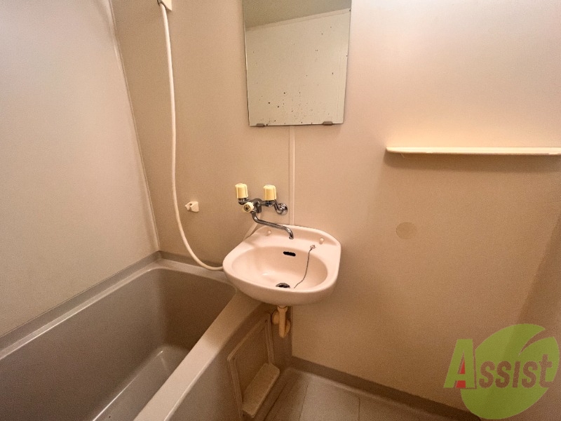 洗面設備　洗面台もございます。コンパクトで良いですね。