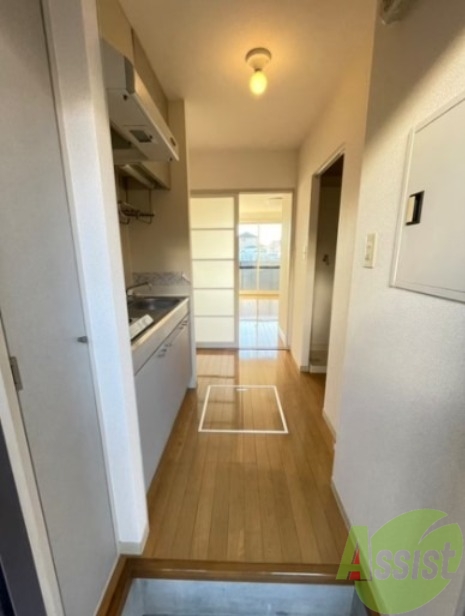 玄関　玄関から撮影しました。広々していますね。