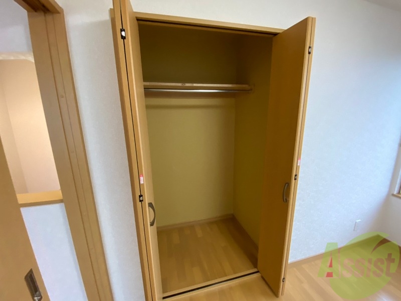 収納　寝室の収納です。部屋がすっきり片付きます。