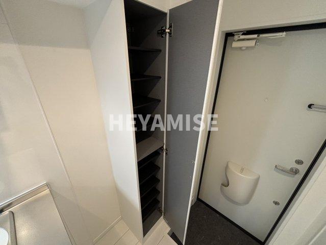 玄関　※室内画像は別号室のもの