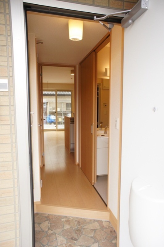 玄関　図面と現状に相違がある場合には現状を優先