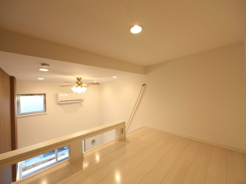 その他部屋・スペース　上階ロフト3.3帖（収納としてもお部屋としても使えます）