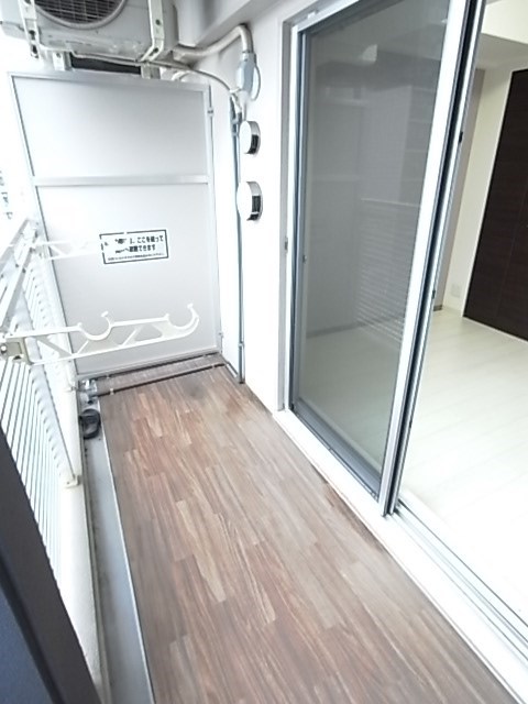 バルコニー　外からの目が気にならないバルコニーで洗濯物が干せます