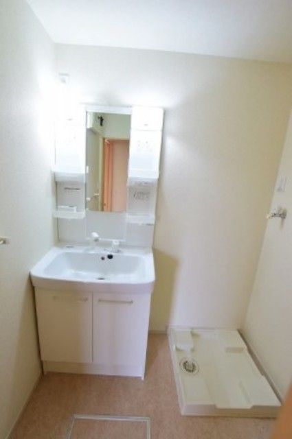 洗面設備　忙しい朝に便利な洗髪洗面化粧台