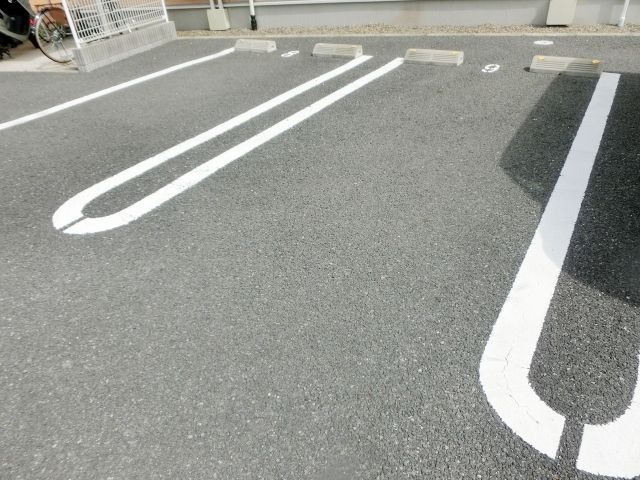 駐車場　敷地内駐車場ございます