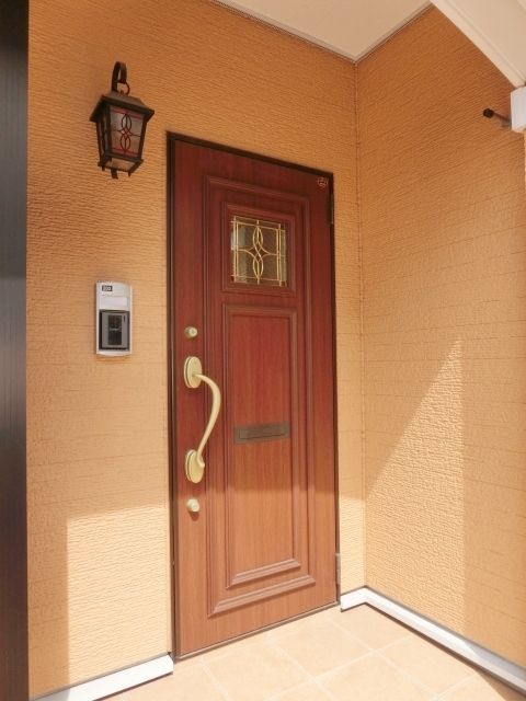 セキュリティ　突然の来客にも安心のモニタ付きドアホン