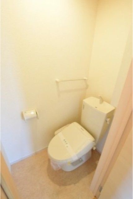 トイレ　温水洗浄便座もございます