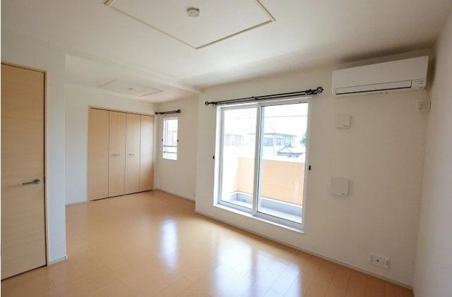 居室・リビング　明るく開放感のあるリビングです