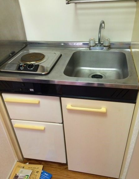 キッチン　家具家電一式付き！仲介手数料は半月分+税です！