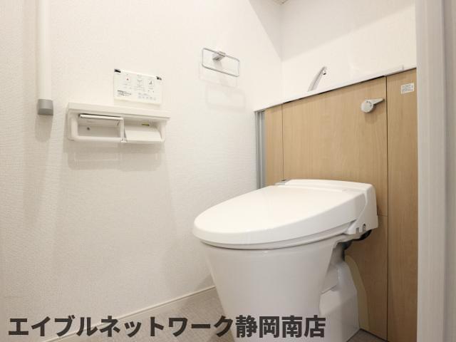 トイレ　トイレもきれいです