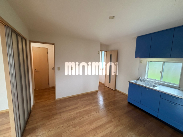 居室・リビング　明るいリビングです。