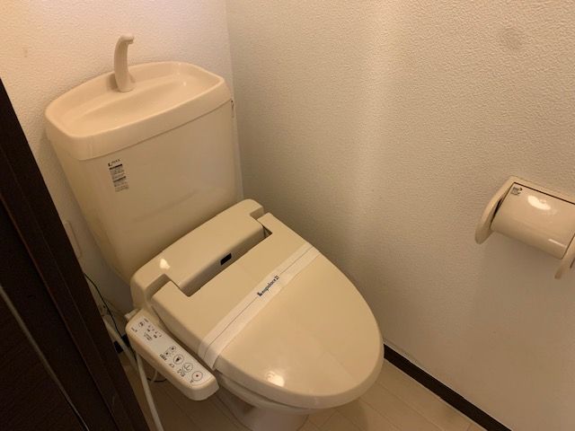 トイレ　温水洗浄便座設置