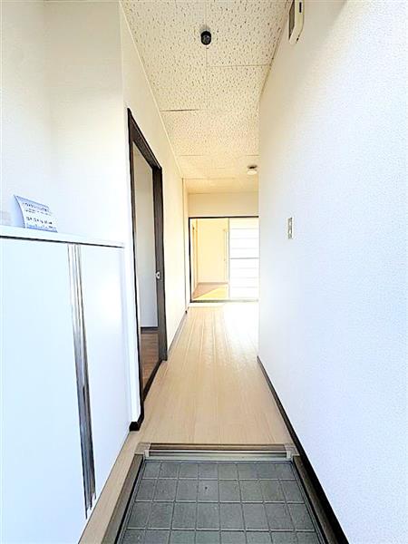 玄関　下駄箱が付いています！
