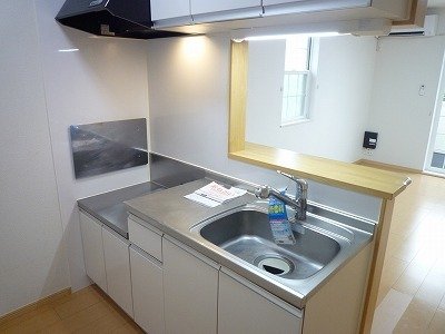 キッチン　コンパクトなキッチンで掃除もラクラク