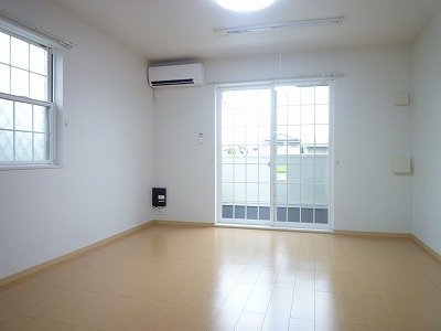 居室・リビング　物件の内装です