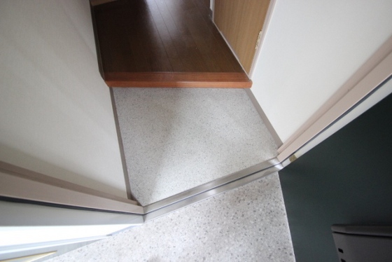 玄関　※別号室の写真です