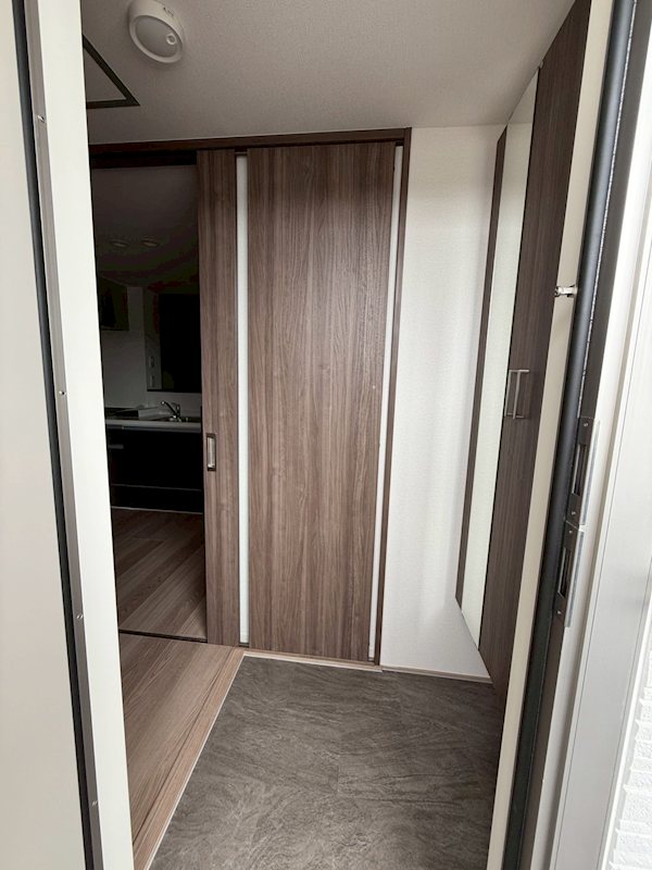 玄関　※同シリーズ同間取り参考写真