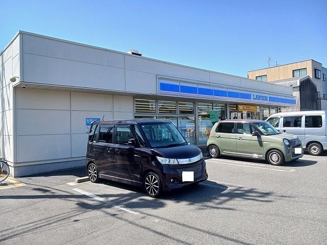 コンビニ　ローソン中川馬手町１丁目（コンビニ）まで300m