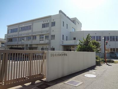 小学校　碧南市立西端小学校（小学校）まで520m