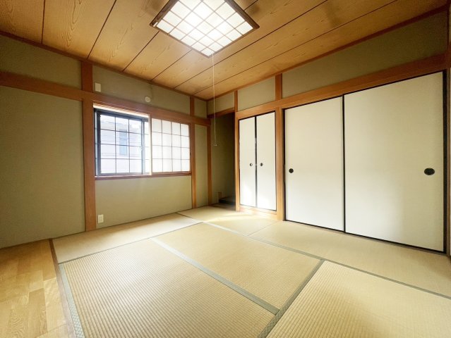 居室・リビング　い草の香りが落ち着く素敵な和室です