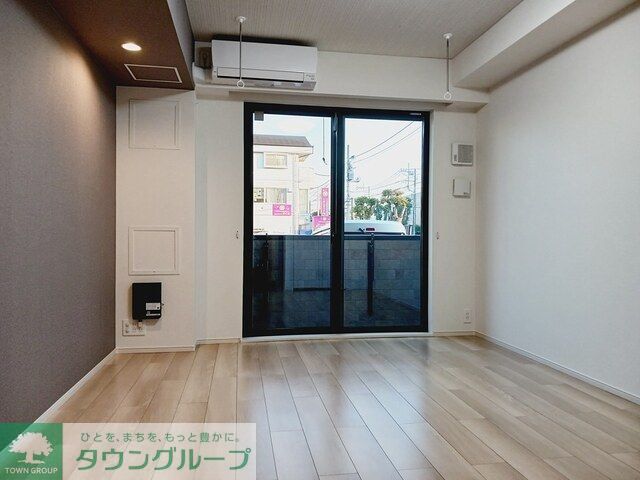 居室・リビング　エントランス