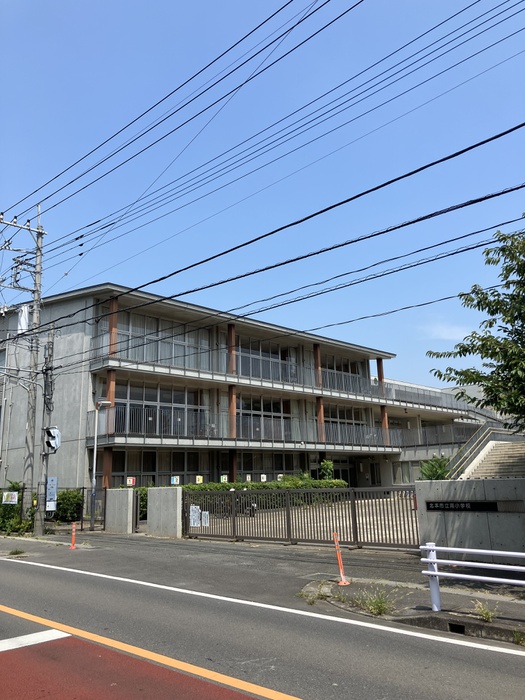 小学校　北本市立南小学校（小学校）まで440m