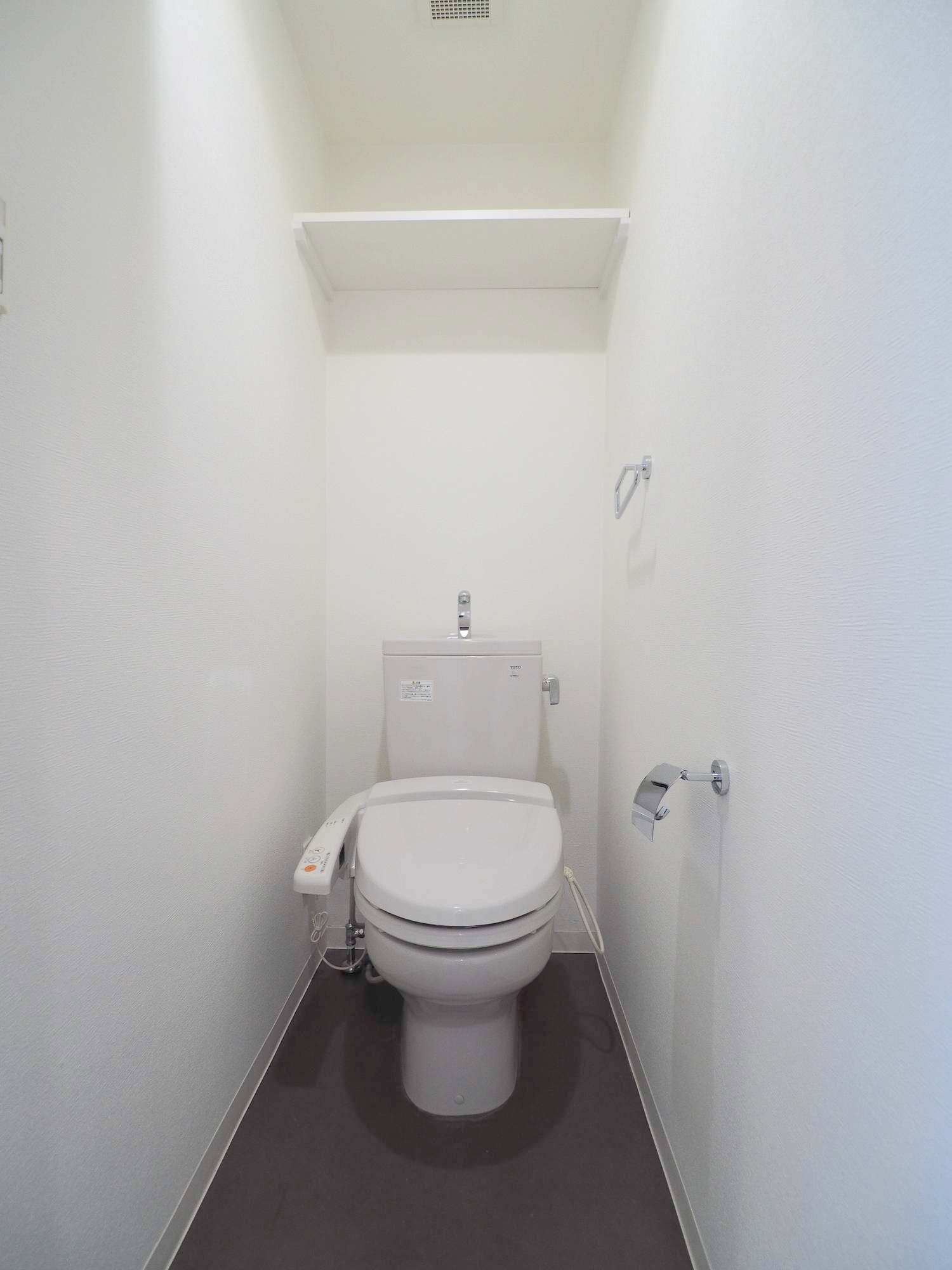 トイレ　クレアート大手前グランアクシア