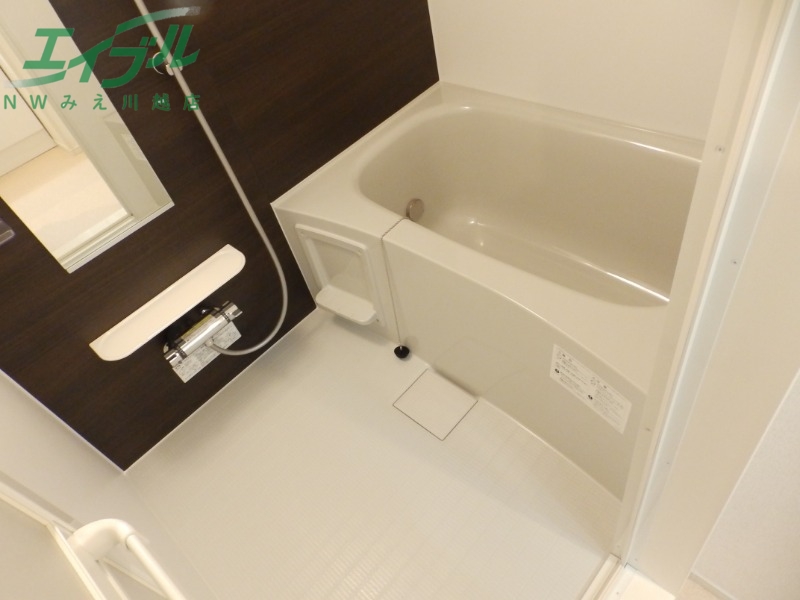 バス・シャワールーム　同物件別部屋のお写真です。