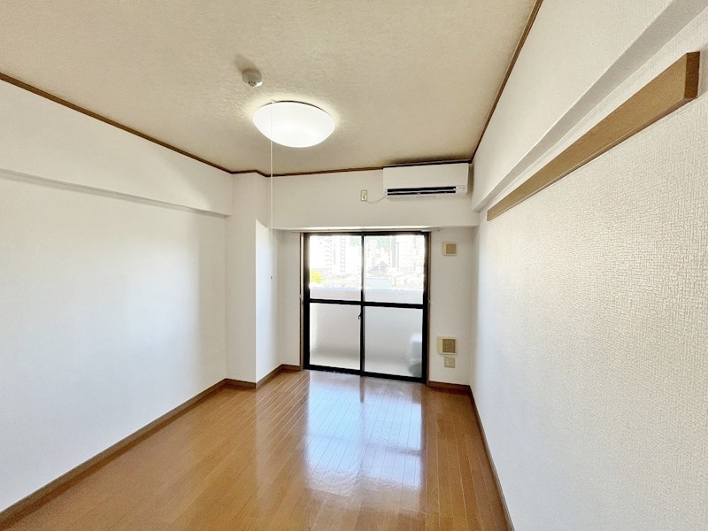 居室・リビング　★洋室6.5帖★