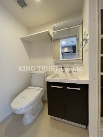 洗面設備　脱衣スペースもあります