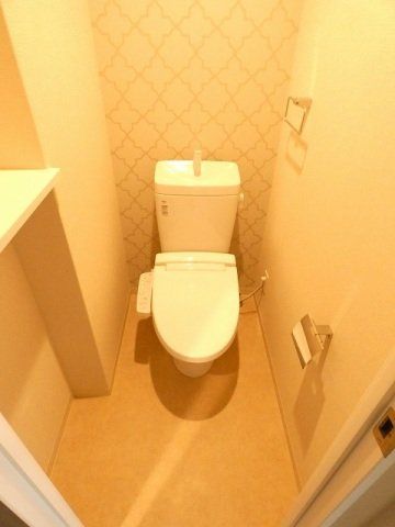 トイレ　ウォシュレット付き