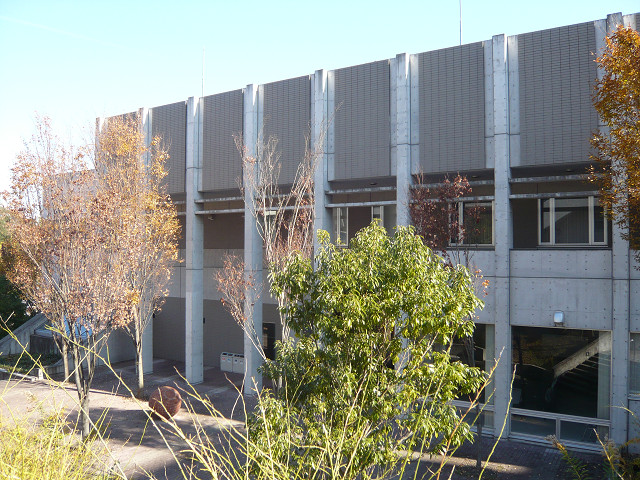 大学・短大　多摩美術大学 八王子キャンパス（大学・短大）まで1954m