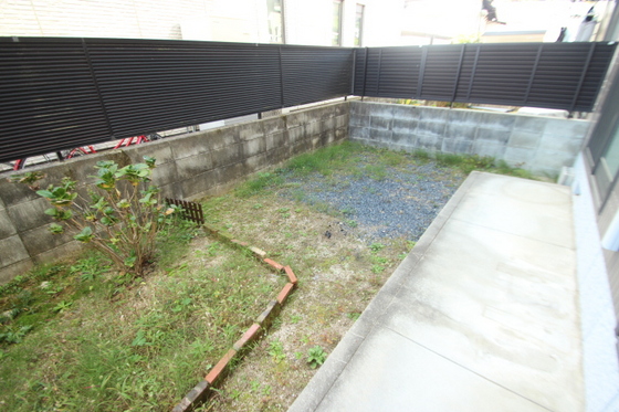 庭　※別部屋の写真です