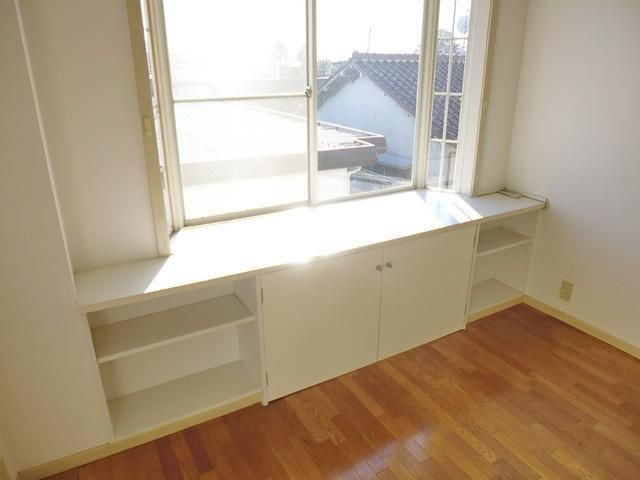 収納　★出窓★