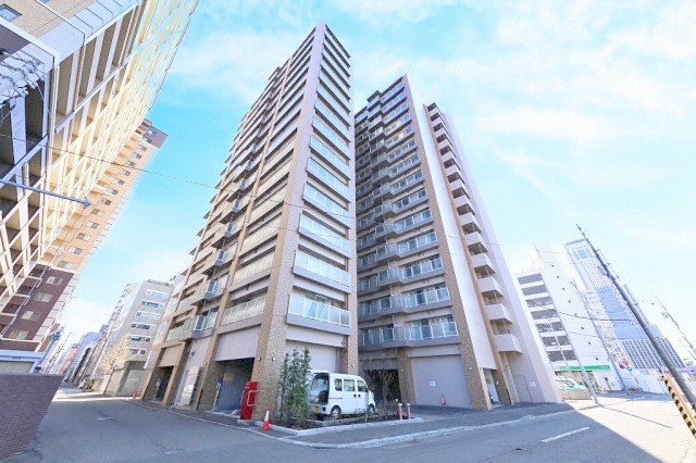 建物外観　札幌駅徒歩5分の好立地ハイグレード物件です♪