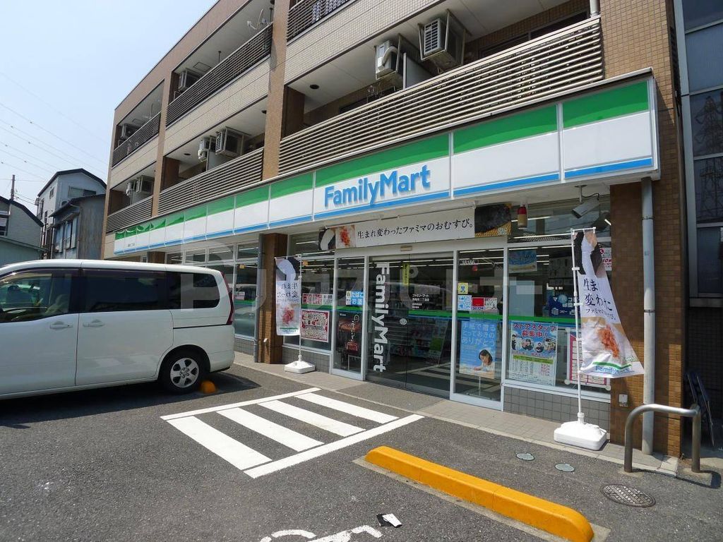 コンビニ　ファミリーマート西亀有二丁目店（コンビニ）まで360m