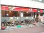 飲食店　ガスト（飲食店）まで370m