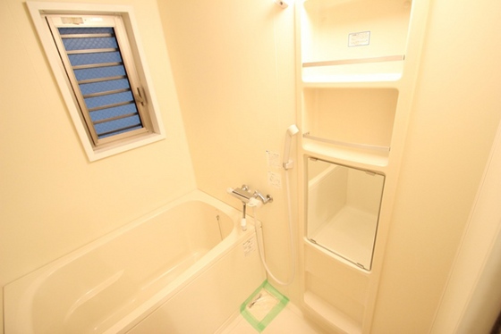 バス・シャワールーム　※別部屋の写真です