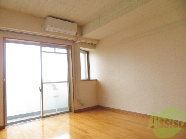 その他部屋・スペース　日差しが良く入るので部屋干しも出来そうですね。