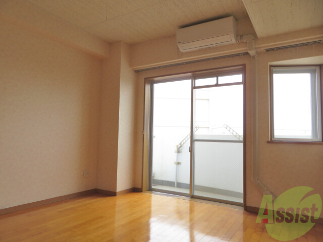 居室・リビング　陽当りが良く、広々としているのでリラックスできそうですね。