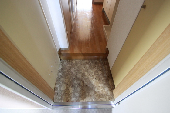 玄関　※別部屋の写真です