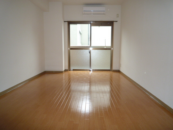 居室・リビング　※別部屋の写真です