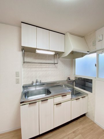 キッチン　別部屋反転間取りのお写真となります。